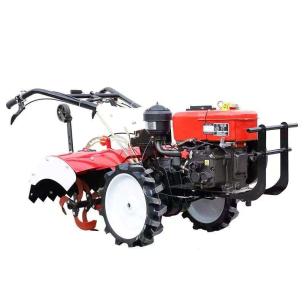 Traktor Tangan dengan Penggerak Motor Diesel